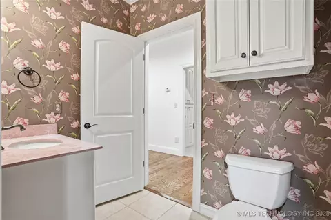Bath - 6003 E 117th Pl, Tulsa, OK 74137 photo 1 of 13