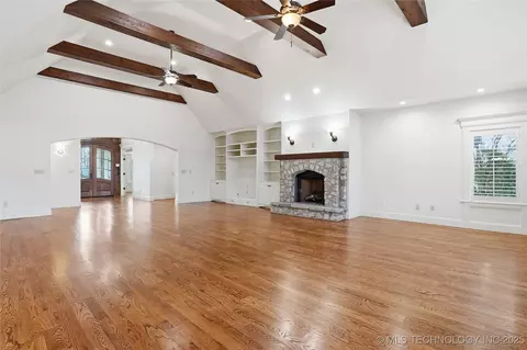 Living - 6003 E 117th Pl, Tulsa, OK 74137 photo 4 of 9