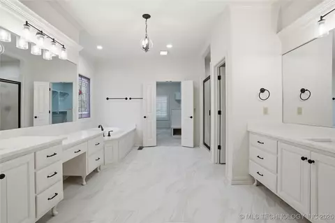 Bath - 6003 E 117th Pl, Tulsa, OK 74137 photo 8 of 13