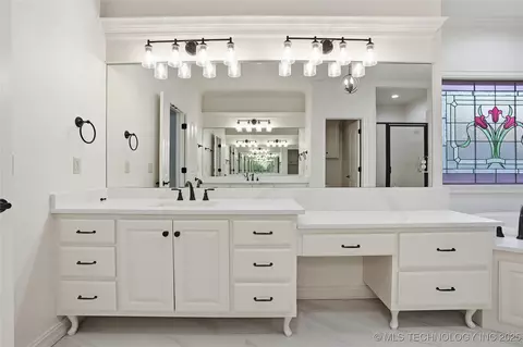 Bath - 6003 E 117th Pl, Tulsa, OK 74137 photo 6 of 13