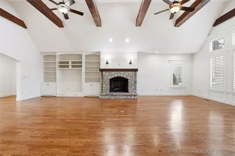 Living - 6003 E 117th Pl, Tulsa, OK 74137 photo 5 of 9