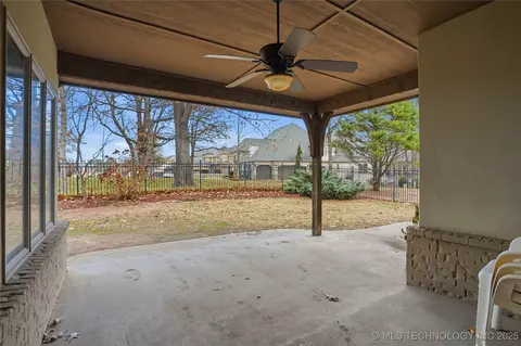 Exterior - 6003 E 117th Pl, Tulsa, OK 74137 photo 4 of 6