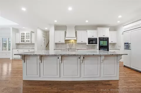 Kitchen - 6003 E 117th Pl, Tulsa, OK 74137 photo 2 of 6