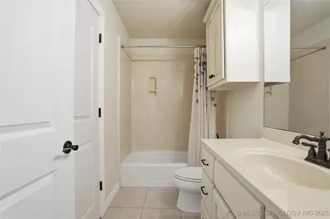 Bath - 6003 E 117th Pl, Tulsa, OK 74137 photo 11 of 13