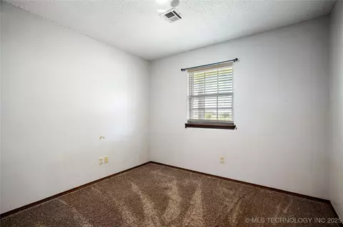 Bedroom - 426670 1150 Rd, Eufaula, OK 74426 photo 3 of 3