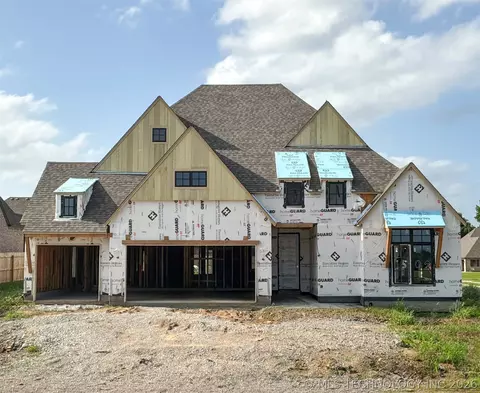 1502 Cedarwood Dr, Claremore, OK 74017