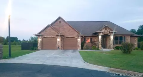 1113 Cobblestone Cir, Muskogee, OK 74403