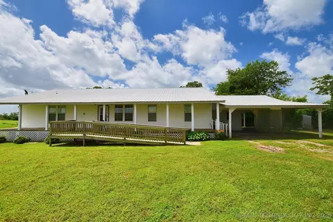 16759 W Burchett Rd, Tahlequah, OK 74464
