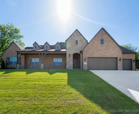 2787 Forest View Dr, Claremore, OK 74017