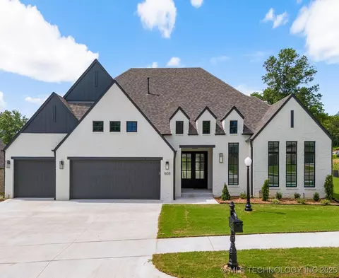 1605 Pinecrest Dr, Claremore, OK 74017