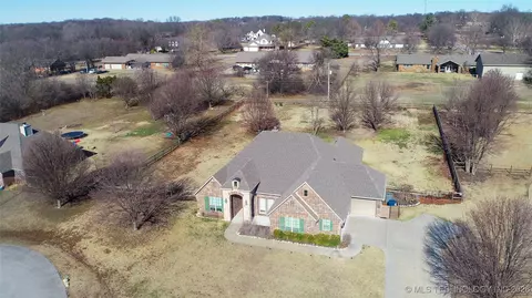 6133 Engelmann St, Claremore, OK 74019