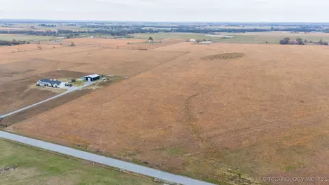 1 W 430 Rd, Adair, OK 74330