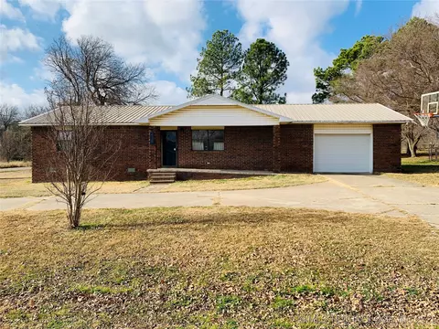 438 S Taylor St, Kiowa, OK 74553
