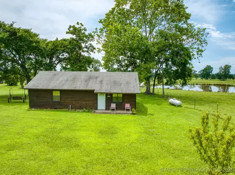 447 Pink Gladiola, Broken Bow, OK 74728