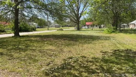 720 W Seneca St, Okmulgee, OK 74447