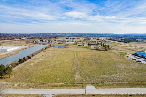 1409 S Wickham Rd, Sapulpa, OK 74066