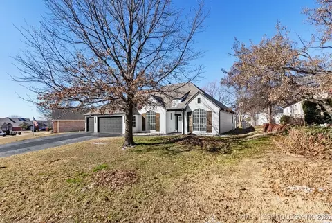 3204 Heritage Dr, Claremore, OK 74019
