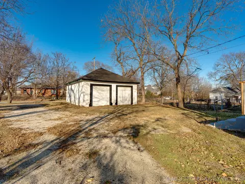 Exterior - 130 E 16th St, Ada, OK 74820 photo 7 of 9