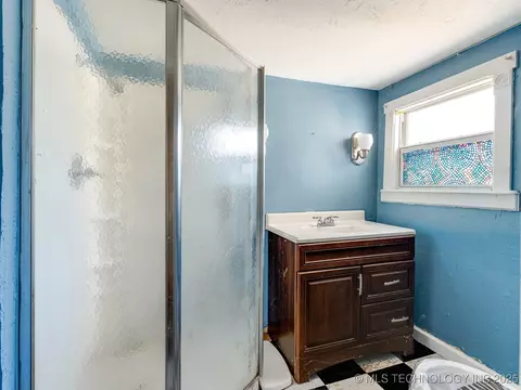 Bath - 130 E 16th St, Ada, OK 74820 photo 2 of 3