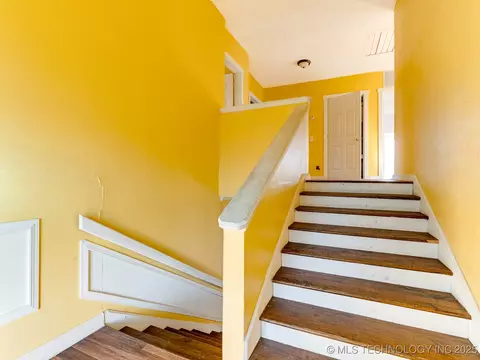 Entry Way - 130 E 16th St, Ada, OK 74820 photo 4 of 6