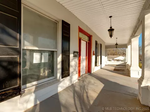 Exterior - 130 E 16th St, Ada, OK 74820 photo 4 of 9