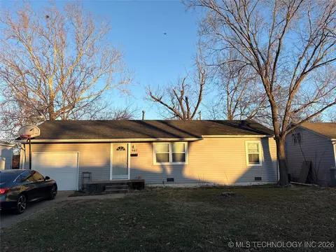 807 N Ash St, Owasso, OK 74055