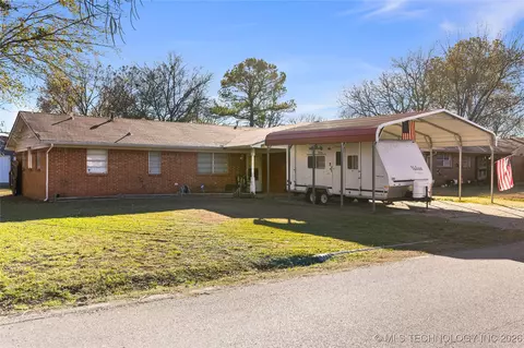 43 Laurel St, Lone Grove, OK 73443