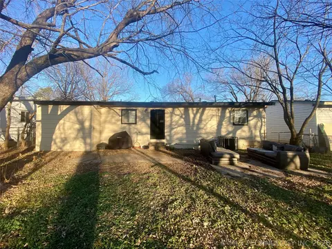 2462 N Oswego Ave, Tulsa, OK 74115