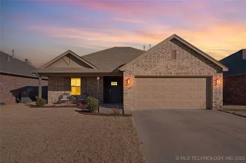 14185 S 270th East Ave, Coweta, OK 74429