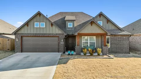 10723 S 280th East Ave, Coweta, OK 74429