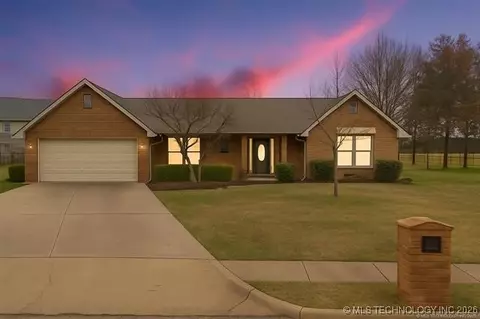174 Parkhill Pl, Bartlesville, OK 74006