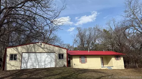 20596 E Whipperwill Rd, Tahlequah, OK 74464