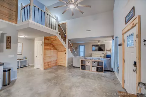 Entry Way - 555 Williams Dr, Eufaula, OK 74432 photo 2 of 2