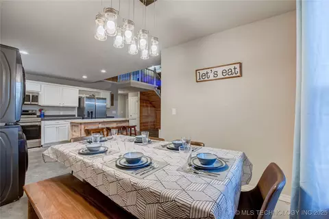 Dining - 555 Williams Dr, Eufaula, OK 74432 photo 3 of 3
