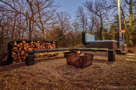 Exterior - 555 Williams Dr, Eufaula, OK 74432 photo 9 of 10