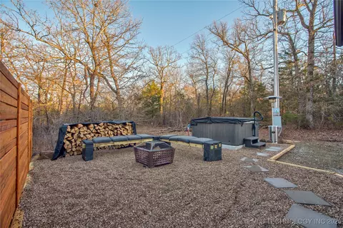Exterior - 555 Williams Dr, Eufaula, OK 74432 photo 5 of 10
