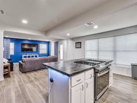 228 E Mohawk Blvd, Tulsa, OK 74106 photo 12