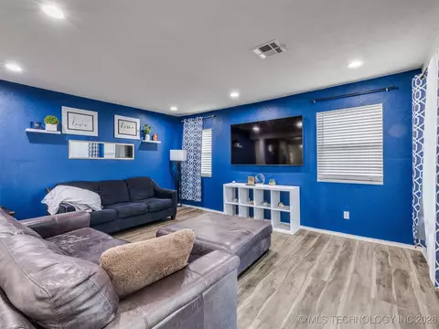 228 E Mohawk Blvd, Tulsa, OK 74106 photo 5