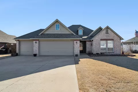 2016 Graham Ave, Pryor, OK 74361