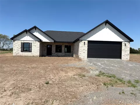 1990 N Everly Dr, Tahlequah, OK 74464