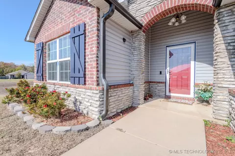 5811 E 146th Pl S, Bixby, OK 74008