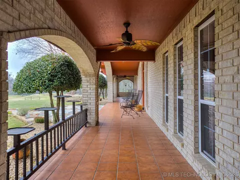 Exterior - 32825 E 740 Rd, Wagoner, OK 74467 photo 3 of 13