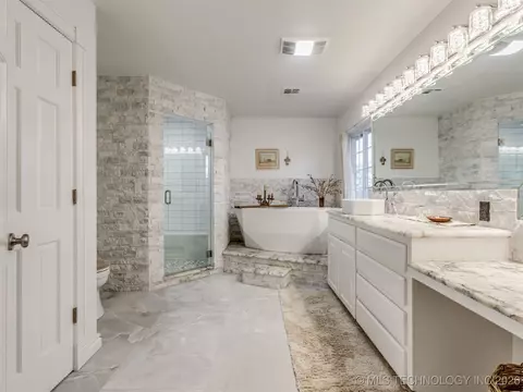 Bath - 32825 E 740 Rd, Wagoner, OK 74467 photo 1 of 3