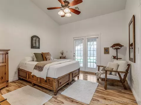 Bedroom - 32825 E 740 Rd, Wagoner, OK 74467 photo 3 of 6