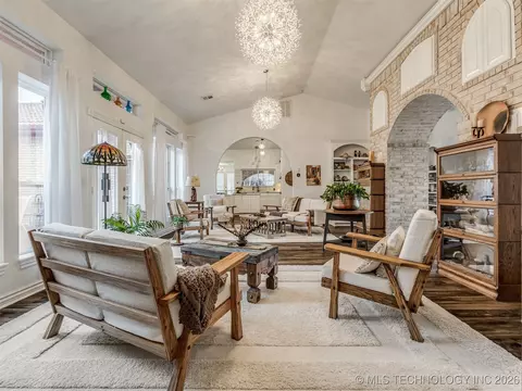Living - 32825 E 740 Rd, Wagoner, OK 74467 photo 1 of 6