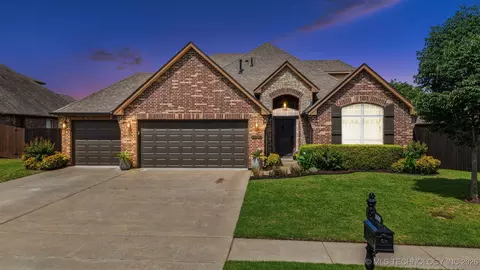 9508 N 96th East Pl, Owasso, OK 74055
