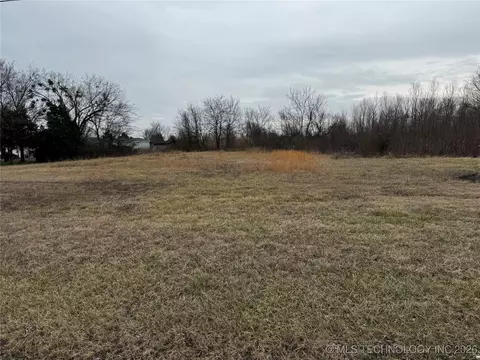 SW 13th Street, Wagoner, OK 74467