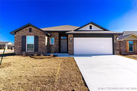 10877 S 271st East Ave, Coweta, OK 74429