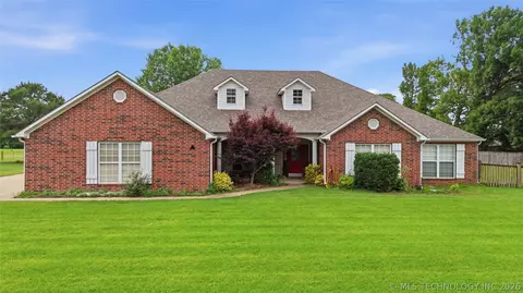120 S Madison Ave, Okmulgee, OK 74447