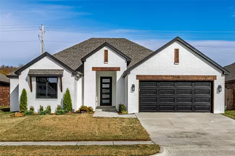 27909 E 107th St S, Coweta, OK 74429